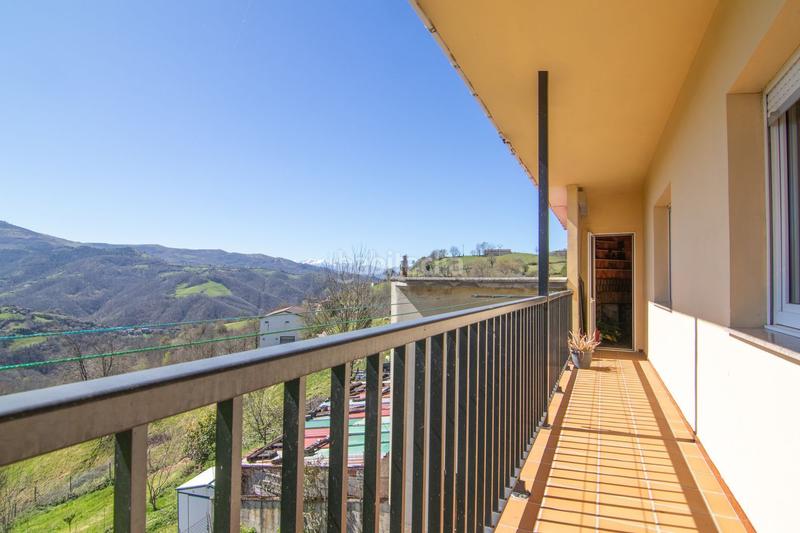 Foto 19d6f405-92ca-4b10-acd7-4274ccd3ea4c. House with heating parking pool in Sama Langreo