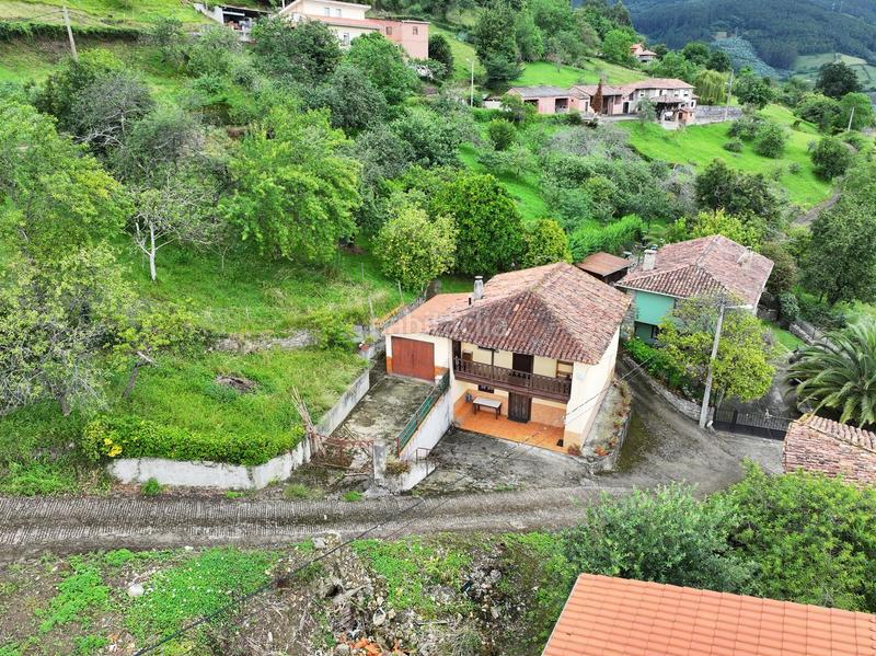 Foto ec765060-0bcc-4b50-8a6f-6bb85fe7a010. Casa con parcheggio piscina in Parroquias suroccidentales Villaviciosa
