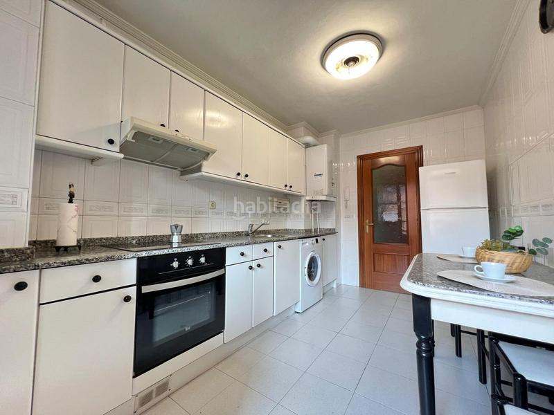 Foto 09f513c8-482c-44d8-bfeb-4972e53db179. Flat with heating pool in Pumarín Gijón