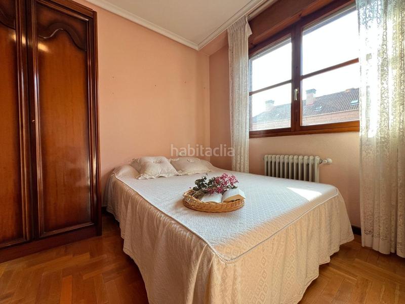 Foto 19a8eb50-5898-4e27-838d-139ba1272c3e. Flat with heating pool in Pumarín Gijón