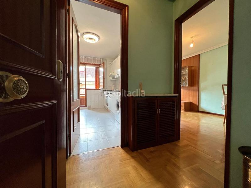Foto c23bdb3b-9dfd-486c-ad77-34a04155cd52. Flat with heating pool in Pumarín Gijón