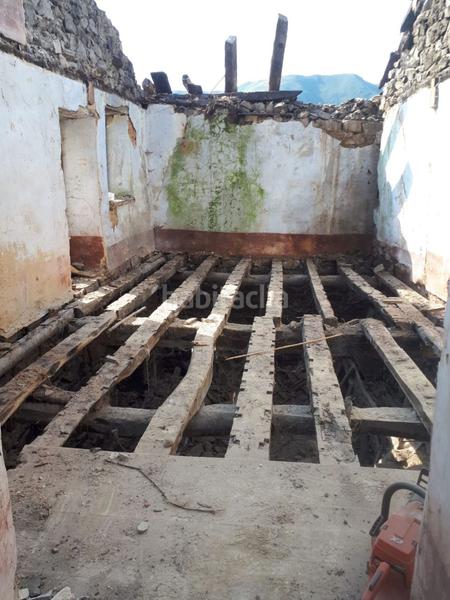 Foto b0a8c3c8-24fe-46b6-83c2-f88bef13f8dc. Maison avec piscine dans Parres