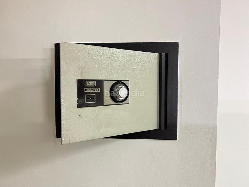 Foto 3e14e7a0-6b4b-48b6-83c5-81632a56aabf. Alquiler local comercial en Centro Avilés