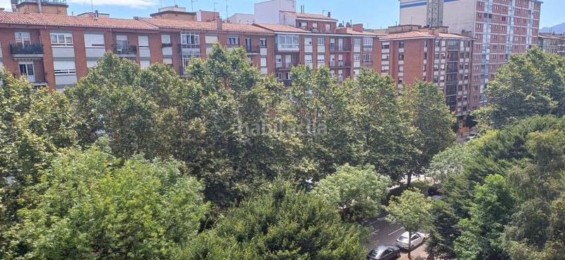 Foto b9fe96cd-8e49-4d56-b1a5-d57ebc3aa4eb. Pis amb calefacció piscina a Llano Gijón