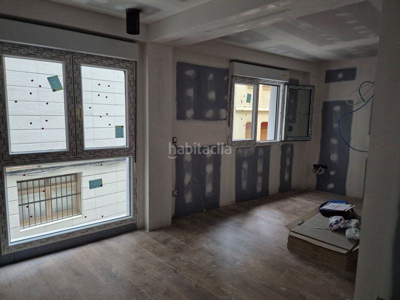 Foto 7e0dcb2a-adb3-4637-9fe6-8b1cc46a1d10. Pis amb calefacció piscina a Centro Gijón