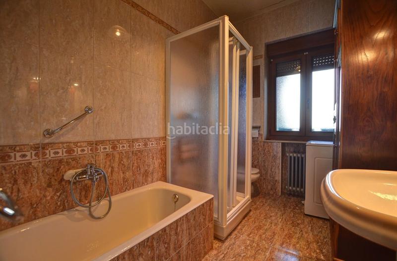 Foto ddd5efb4-3cd5-4adb-bd80-29a6a2460b93. Casa con riscaldamento parcheggio piscina in Carbayin-Lieres-Valdesoto Siero