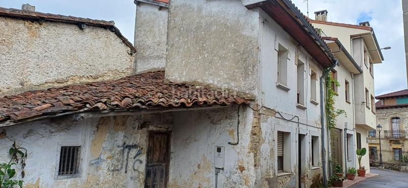 Foto b2efceb2-e24e-47ad-9b0d-1921739dd2b7. Casa con parcheggio piscina in Nava