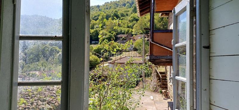 Foto 13b309f6-85d4-4c07-83be-0674e668f87c. Casa amb piscina a Quirós