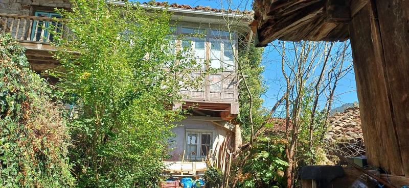 Foto bb8e21d1-1cde-4b2a-a58a-963054368edc. Casa amb piscina a Quirós