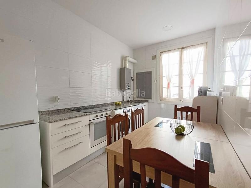 Foto f1db6881-6288-4534-a6bc-8ad0131b6bd6. Flat with heating pool in Centro Gijón