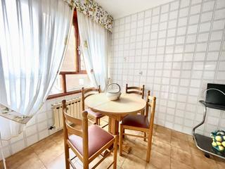 Etagenwohnung  N/a
