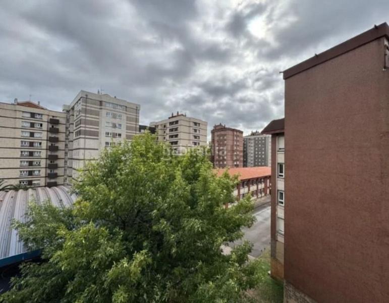 Foto cbfadc13-3d7a-4dda-bc9b-b5d0ec220a82. Pis amb calefacció aparcament piscina a La Calzada Gijón