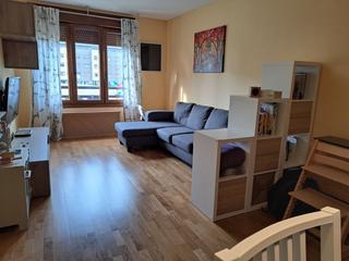 Etagenwohnung  N/a