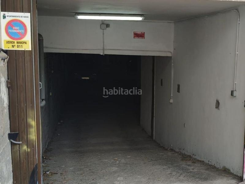 Foto 64695e9a-95ad-4e7d-bf68-57a65874704d. Aparcament cotxe a Navia