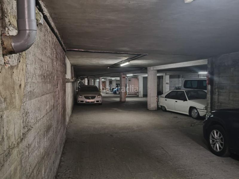 Foto 743d6400-6047-40a9-8e09-b2fe4030cf22. Aparcament cotxe a Navia