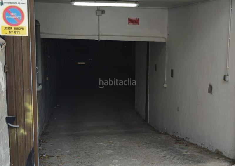 Foto 8cc10569-6648-4f52-a07b-a61c15534ee1. Aparcament cotxe a Navia
