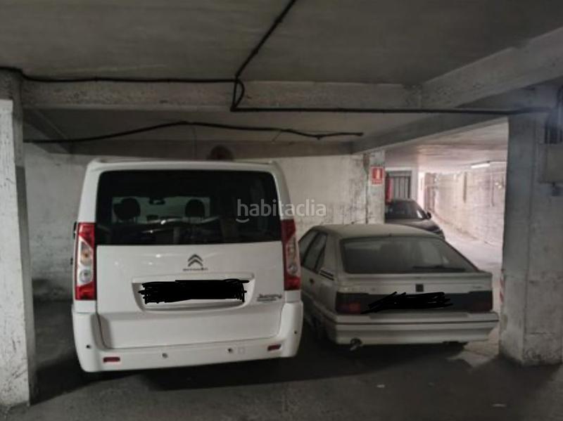 Foto f630b6a9-cf32-4fbc-a1d1-2e47871bfe93. Aparcament cotxe a Navia
