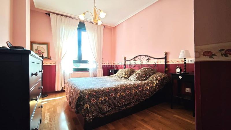 Foto 6bf10656-7e98-4d25-bb76-7b3664f18a74. Flat with heating parking pool in Roces Gijón