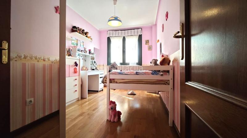 Foto b4d0feb5-0b1b-42f1-b464-4dbbc532ef47. Piso en Roces Gijón