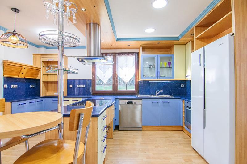 Foto 383e0a62-aab4-4575-8df7-dc223c550b98. House with heating parking pool in Porceyo Gijón