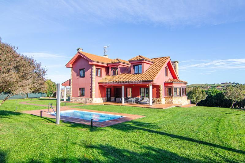 Foto 915c3321-2115-4355-8d7b-e7f4ff9cbc03. House with heating parking pool in Porceyo Gijón
