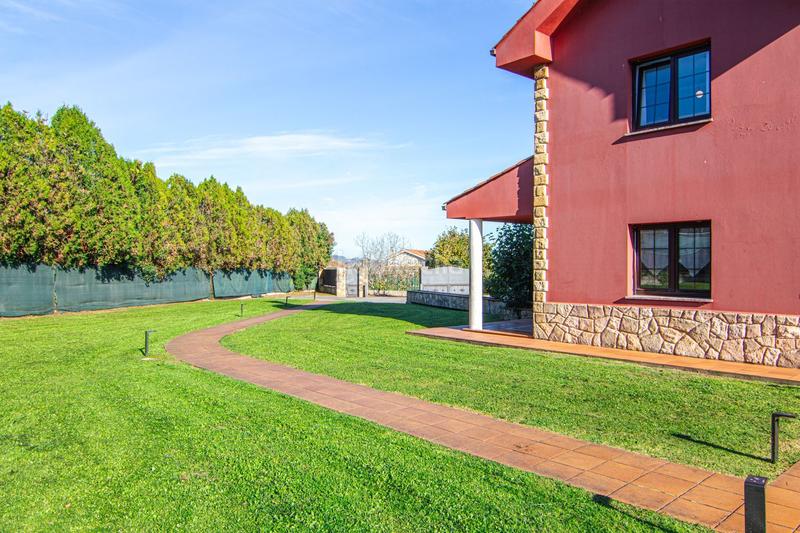 Foto 9faa56e4-cebd-4ad4-8273-f88b18319585. House with heating parking pool in Porceyo Gijón