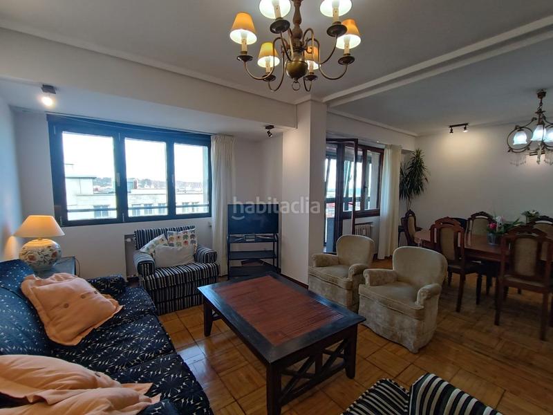 Foto 3ceedf62-3736-42a8-bf68-d60171efe752. Rent flat with heating pool in Centro Gijón