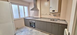 Miete Etagenwohnung  N/a