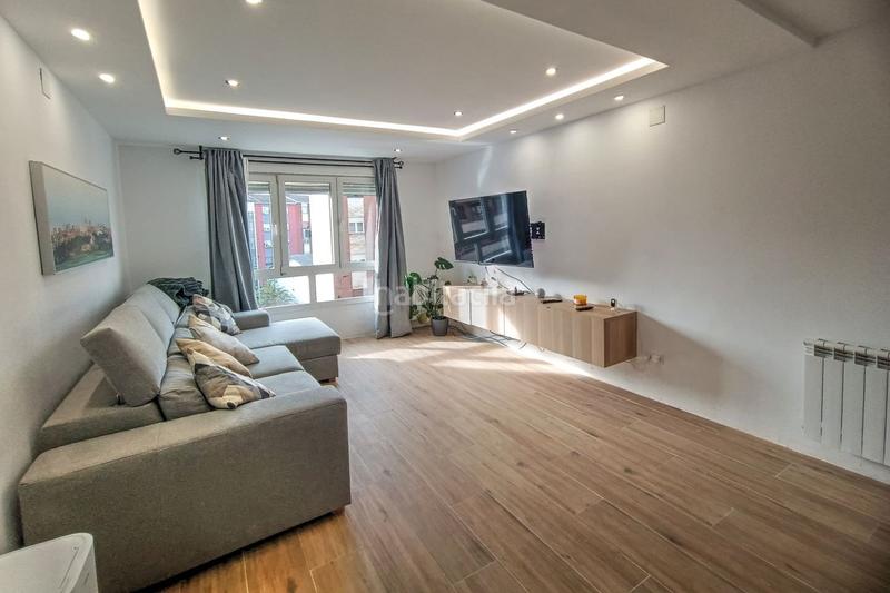 Foto 45d078d9-fe56-481b-97ab-1e80f07f918c. Flat with heating pool in Versalles Avilés