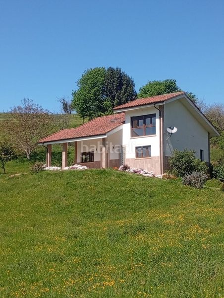 Foto 8014063b-32eb-41f6-b426-f65bd7e48c7e. Casa amb calefacció aparcament piscina a Parroquias Norte Siero