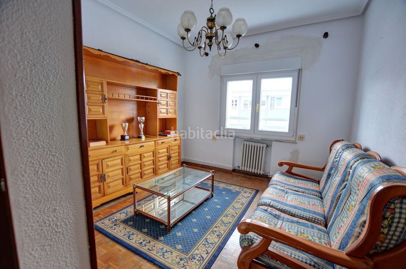 Foto f6468c1d-e700-4706-896d-120e58cbfc4e. Pis amb calefacció piscina a La Magdalena Avilés