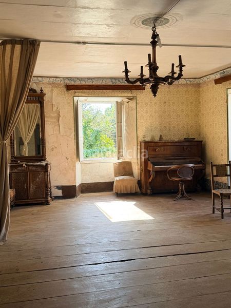 Foto 182af33f-aa38-400f-bbf6-68493e68b5fe. Casa amb calefacció piscina a Castropol