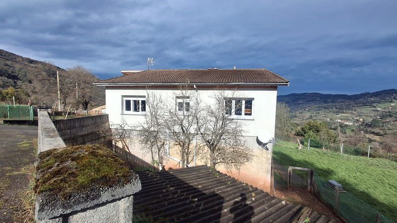Foto dae44836-17b4-49d6-a2fd-1338a371999e. Casa amb calefacció aparcament piscina a Fano Gijón