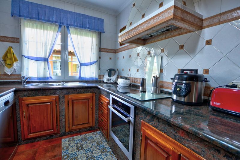 Foto d85cd2fa-1e25-49f8-ac09-79730dbd4831. Casa amb calefacció aparcament piscina a Villalegre - La Luz Avilés