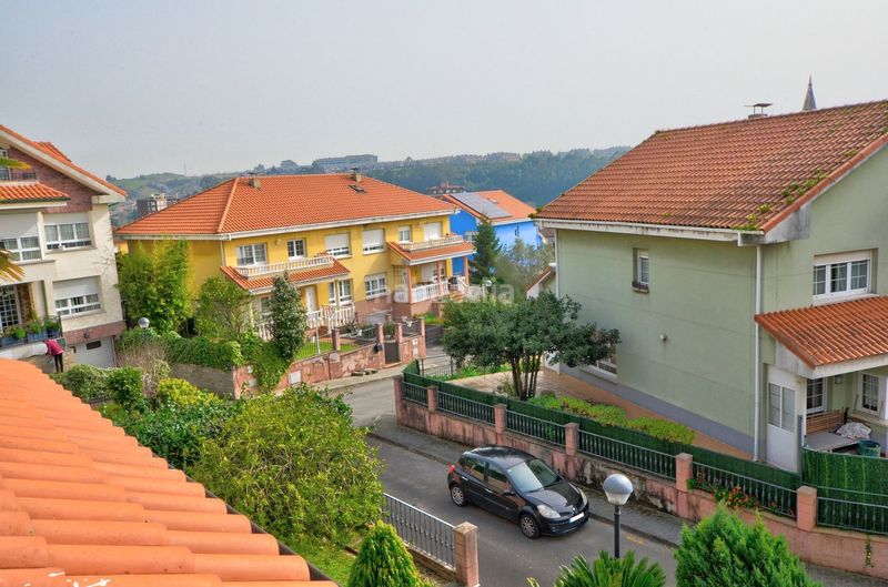 Foto dfe16fd2-7395-4b74-9cef-5f68dc775363. Casa amb calefacció aparcament piscina a Villalegre - La Luz Avilés