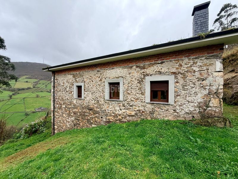 Foto 828a03d0-b80f-461d-9d7d-8cc5f9a6e713. Casa amb calefacció aparcament piscina a Navia