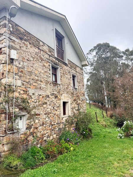 Foto abe54cc6-4312-4830-abac-9801170752c3. Casa amb calefacció aparcament piscina a Navia