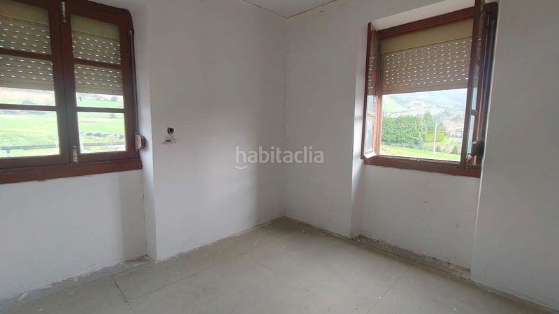 Foto 1678b2e5-ca10-446e-aa0b-db62128595de. Casa amb aparcament piscina a Navia