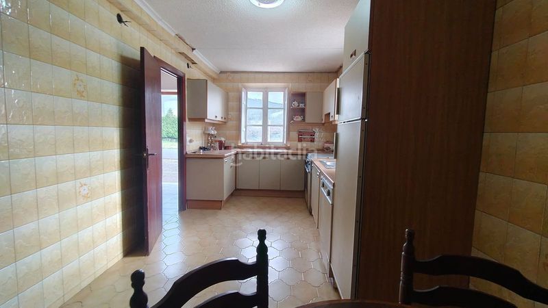 Foto 34102d39-e8ee-401c-bf0c-84fe50b4acd0. Casa amb aparcament piscina a Navia