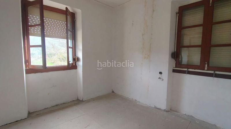 Foto 388b6409-efbc-4f86-8c5e-799b15de3346. Casa amb aparcament piscina a Navia