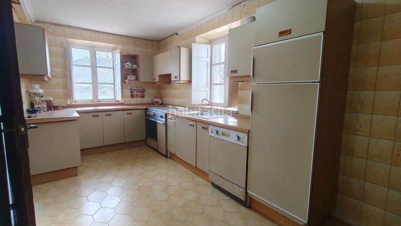 Foto b7cddf73-f61e-4571-bda8-52d8a24dd5ff. Casa amb aparcament piscina a Navia