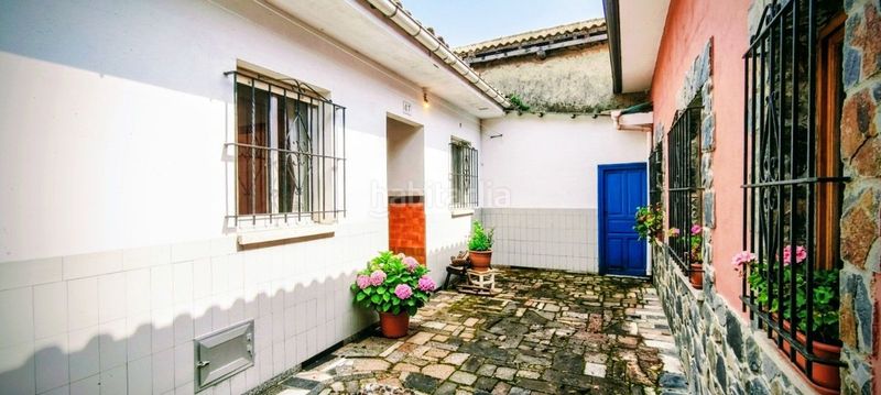 Foto d2c4755f-360d-46a7-800a-b1e697fa7c3d. Casa amb calefacció piscina a Quirós