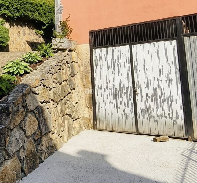 Foto e729afb5-1bc2-4275-af63-76cb27183ec1. Casa amb calefacció piscina a Quirós