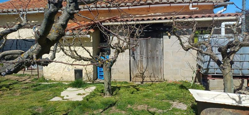 Foto 1ef930c1-d560-4380-b4fa-315e7d4c8c12. Casa amb calefacció aparcament piscina a Valderrey