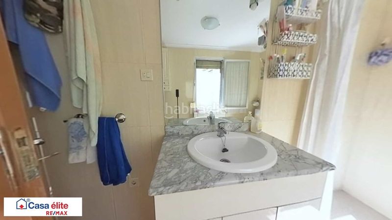Foto 5cf289e4-6446-429c-b722-bae653e58406. Casa amb calefacció aparcament piscina a Valderrey