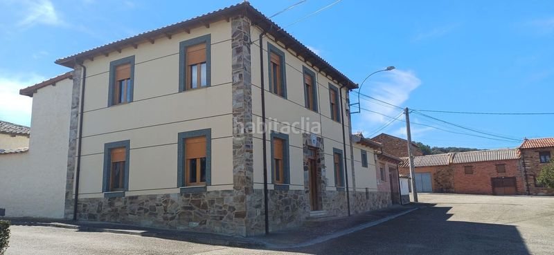Foto a6e62615-b5c6-45c9-95c4-b94224bb0d3c. Casa amb calefacció aparcament piscina a Valderrey