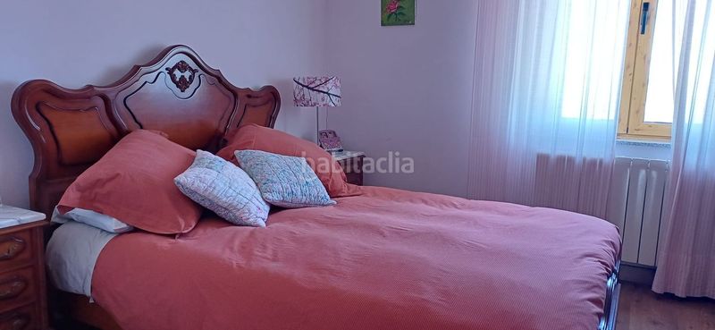 Foto c80f4b06-d61c-496e-9858-441f1ba30e05. Casa amb calefacció aparcament piscina a Valderrey