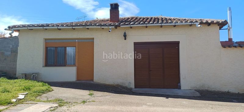 Foto ff636e92-fc5e-4cd2-867c-30fe23a63f56. Casa amb calefacció aparcament piscina a Valderrey