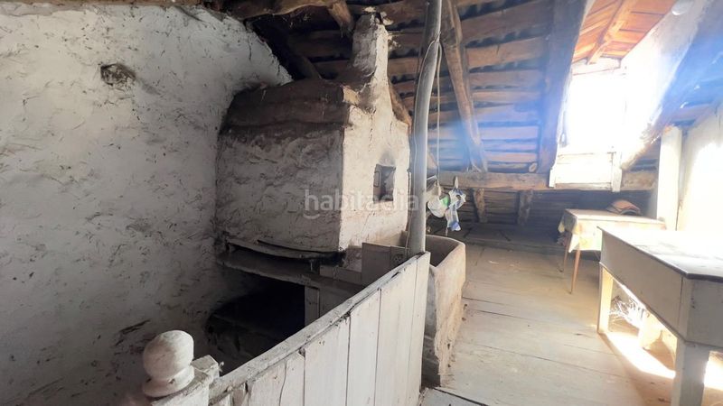 Foto 7e4d3b1d-c959-429d-8fb5-d9eee45713ea. Casa amb piscina a Quirós