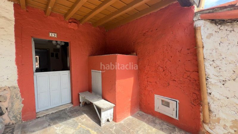 Foto b72ef540-1035-46d9-9a61-1a6245a69e54. Casa amb piscina a Quirós